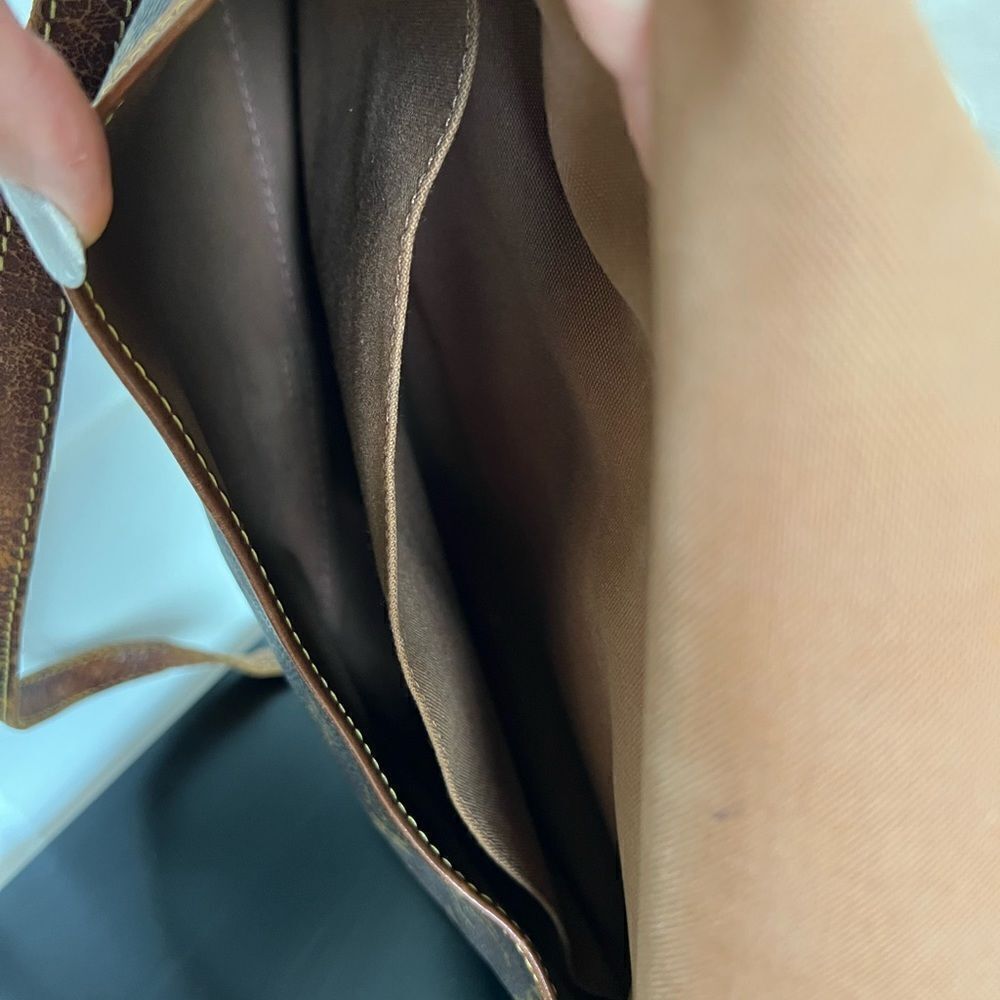 AUTH LOUIS VUITTON MONOGRAM SAUMUR 30 CROSSBODYBAG - Picture 6 of 14